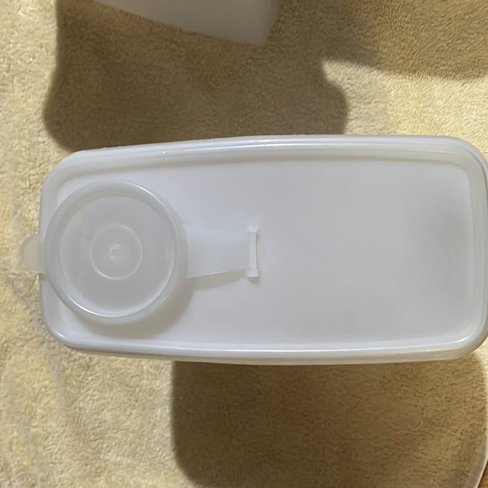 Tupperware - Picture 4 of 8